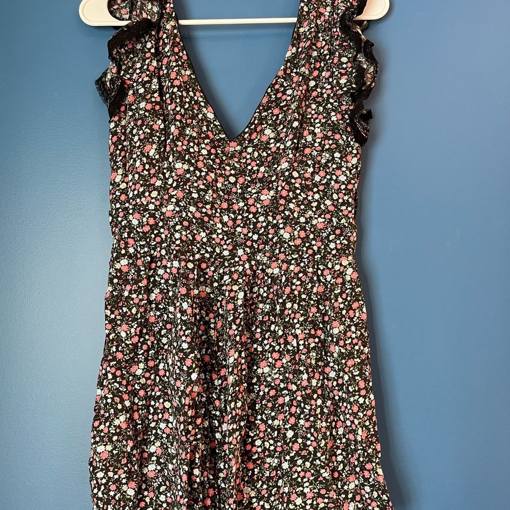 Trixxi Multicolor Floral Romper Open Back Size Small - Picture 3 of 12